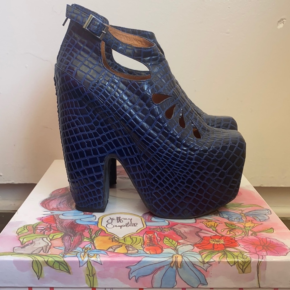 Cuffed Ex Navy Crocodile Patent Platforms